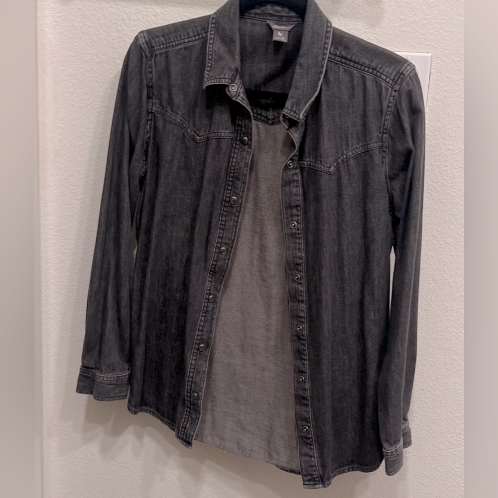 Eddie Bauer button up top medium